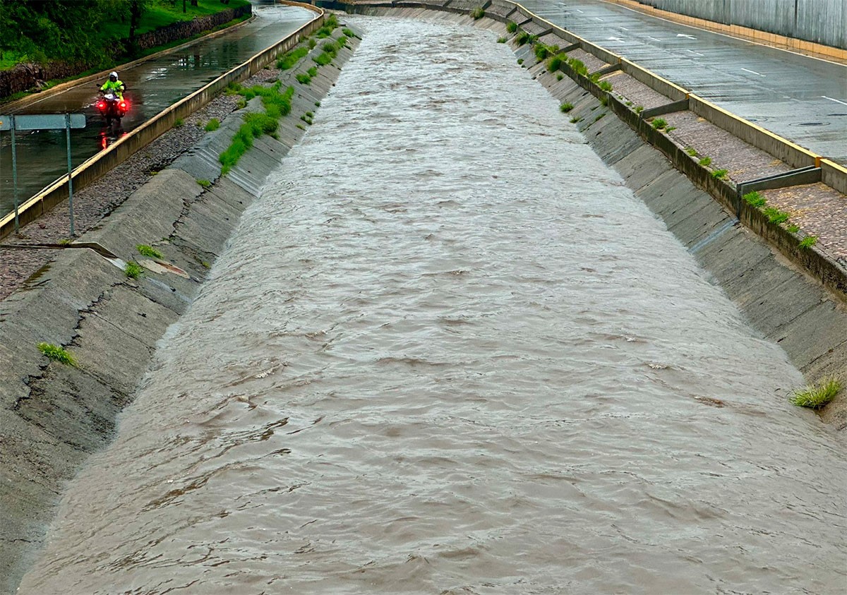 ¡Llueve como nunca en León! Ya van 36 horas de lluvias continuas