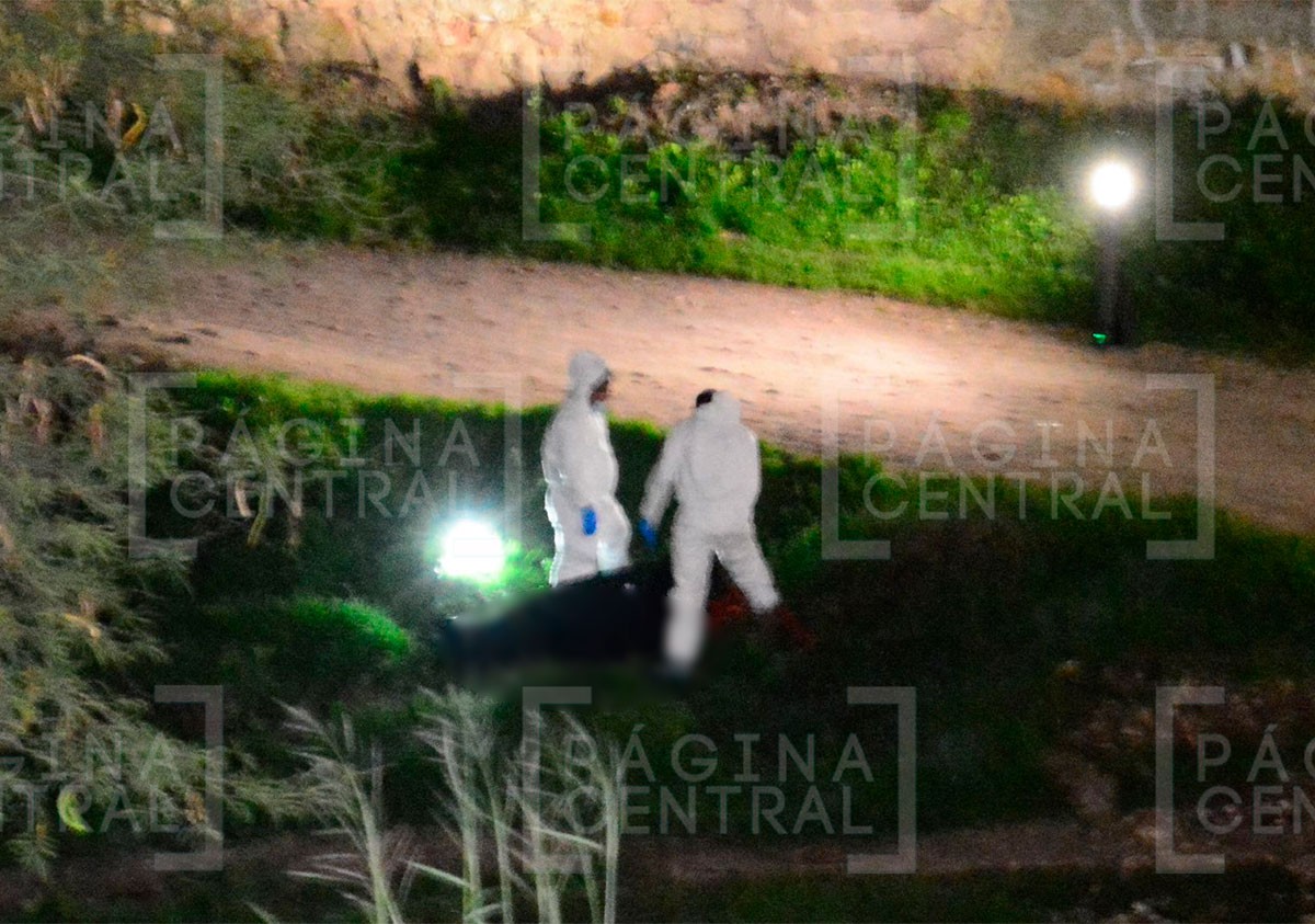 Hallan cuerpo envuelto en bolsas negras en un arroyo en esta colonia de León