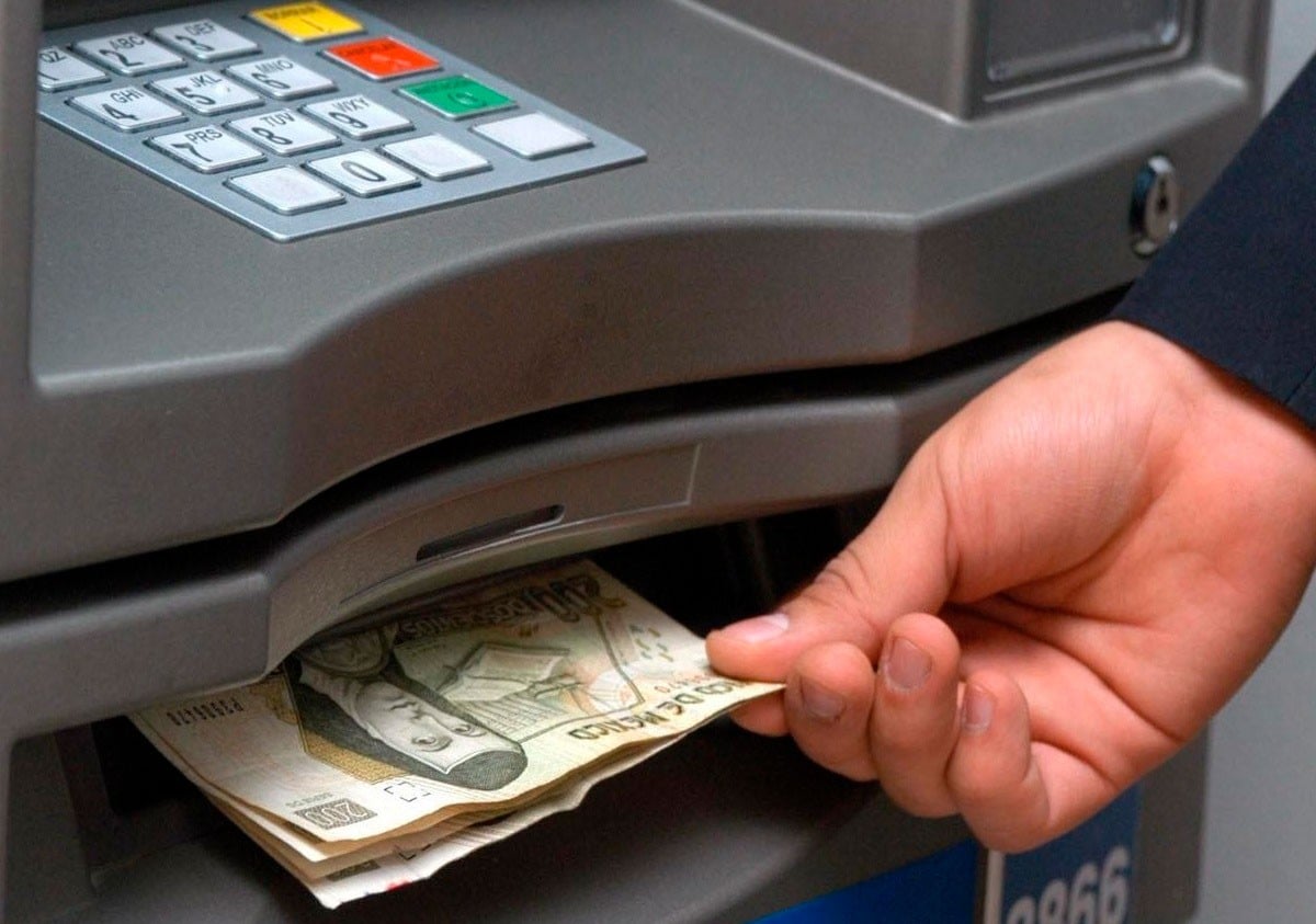 ¿Un cajero te dio un billete falso? Así puedes reclamar tu dinero