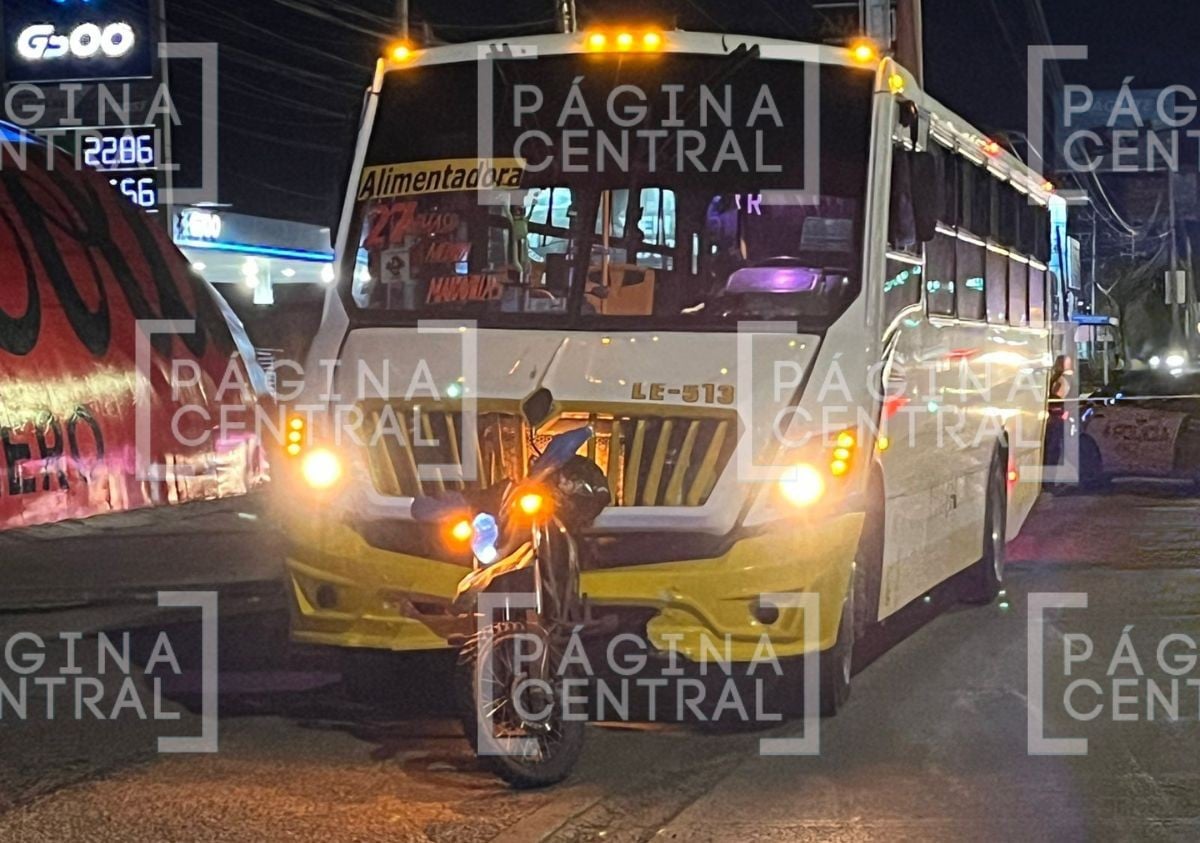 Al caer de moto fue aplastado: Motociclista muere tras chocar y ser arrollado por camión