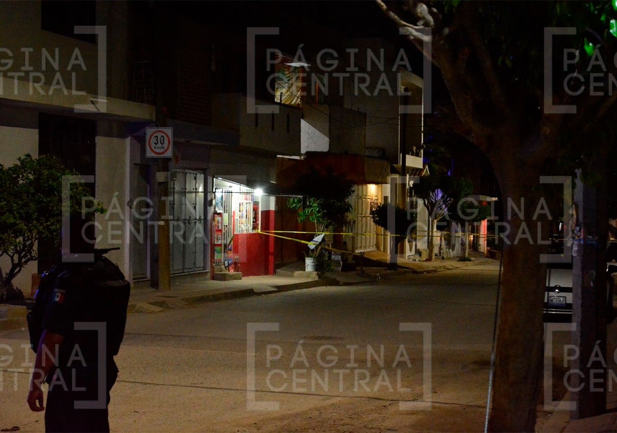 Balean a Juan cuando estaba dentro de una frutería; familiares lo llevan al hospital