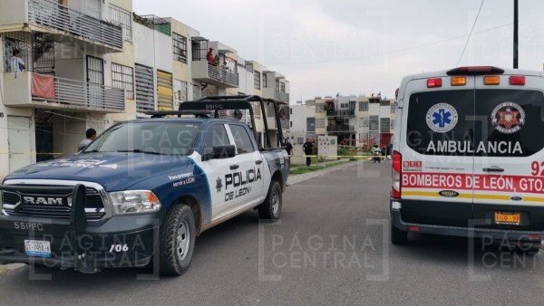 ¡Ataque! Motociclistas disparan contra departamento y balean a una niña