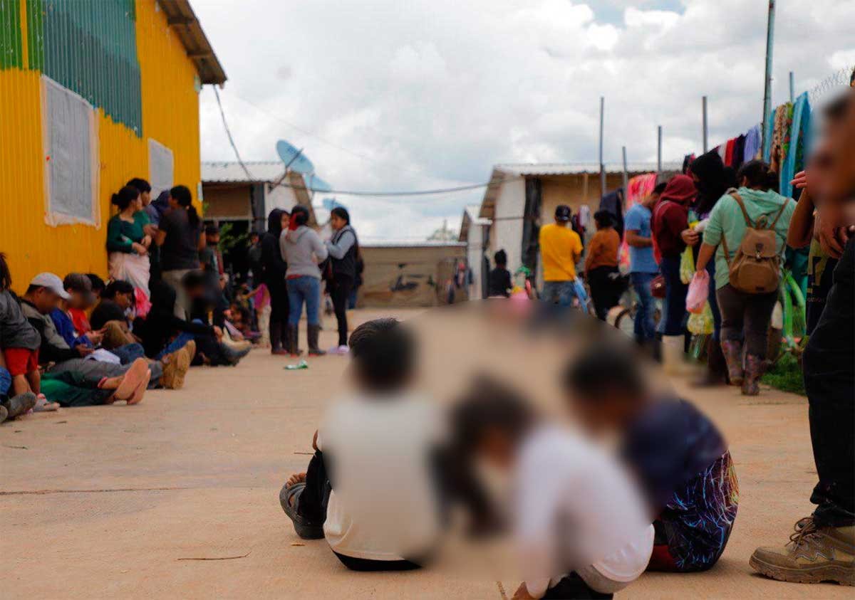 Rescatan a 700, entre ellas niños, por presunta explotación laboral; los tenían en un rancho