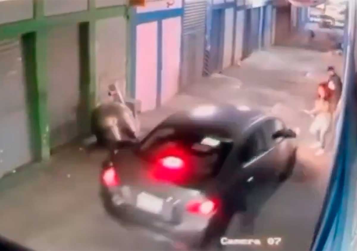 VIDEO Finge que su esposo la atropelló tras ser descubierta siéndole infiel