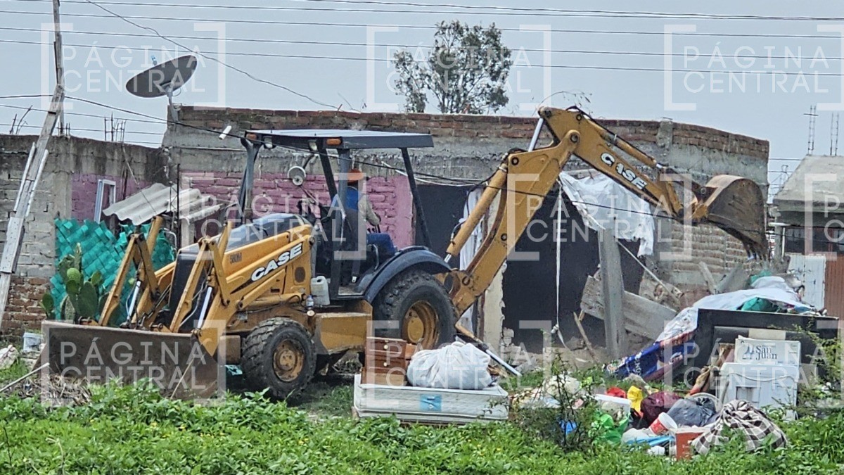 Familias se quedan sin hogar, las desalojan y derrumban sus casas ante los ojos de vecinos