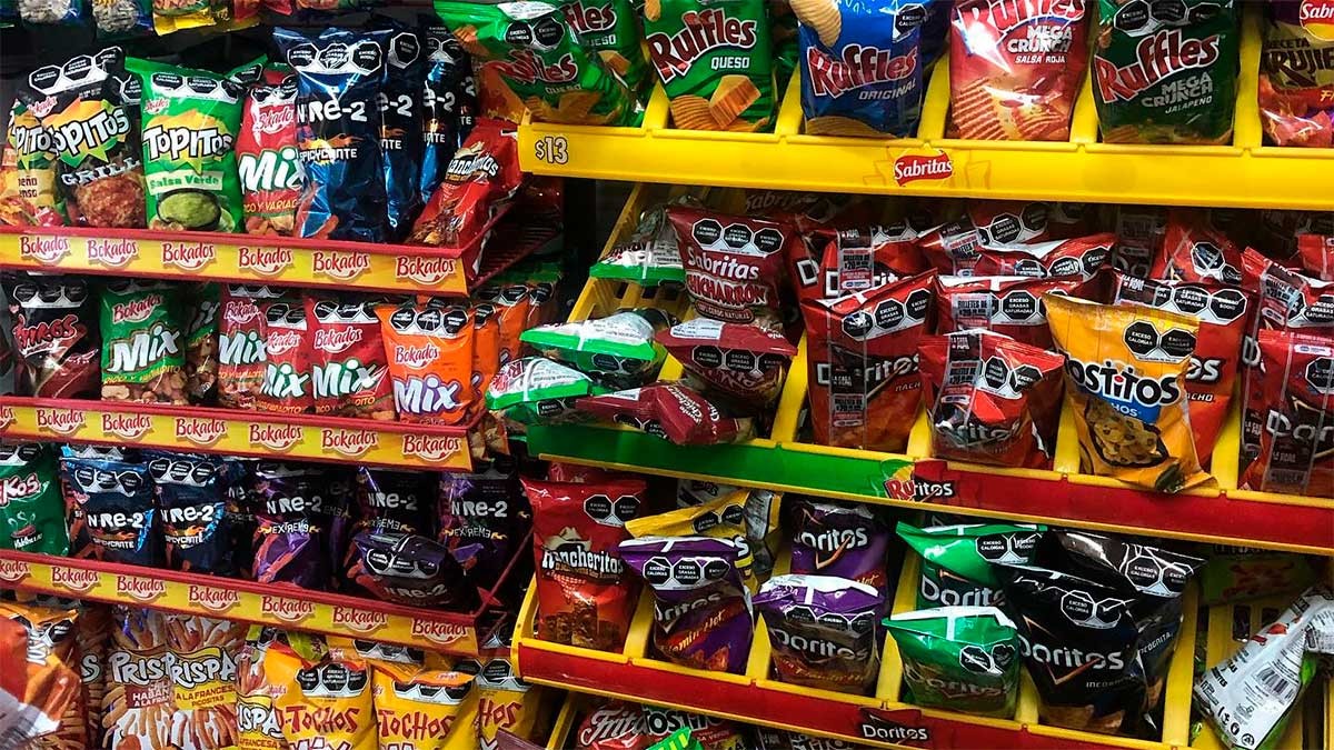 Cuidado con lo que comes: ingredientes de esta famosa botana podrían dañar tu salud