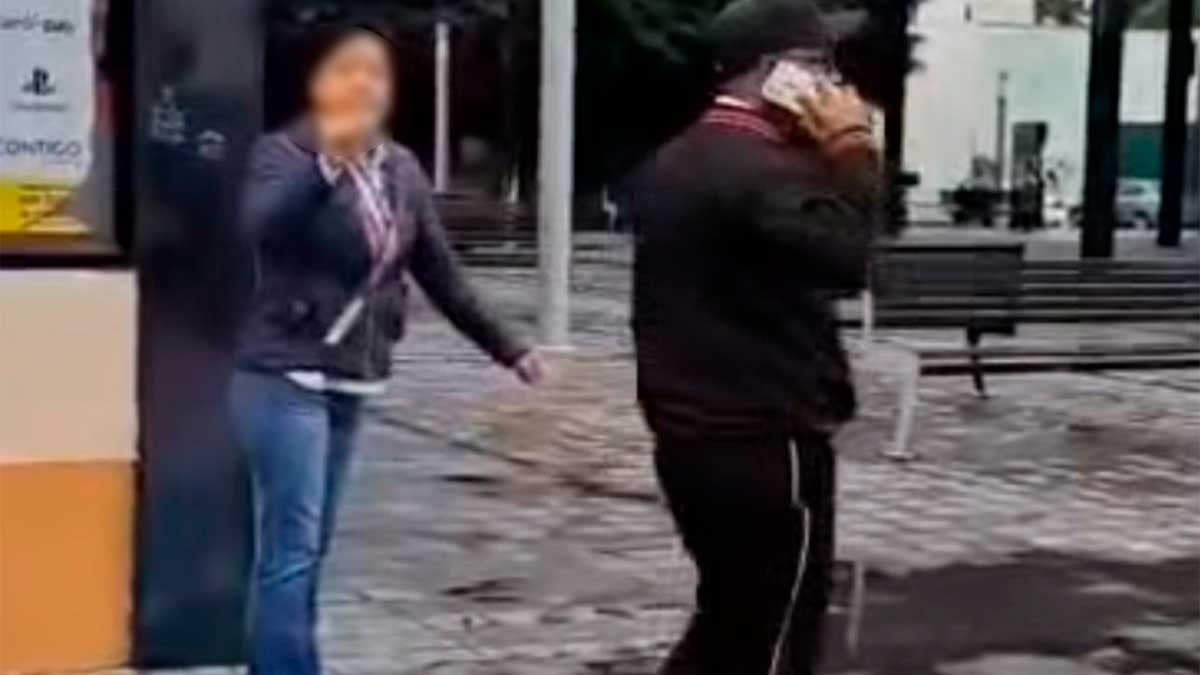 VIDEO “Me cuesta 2 mil pesos que te desaparezcan” Empleada de JUMAPA amenaza a comerciante