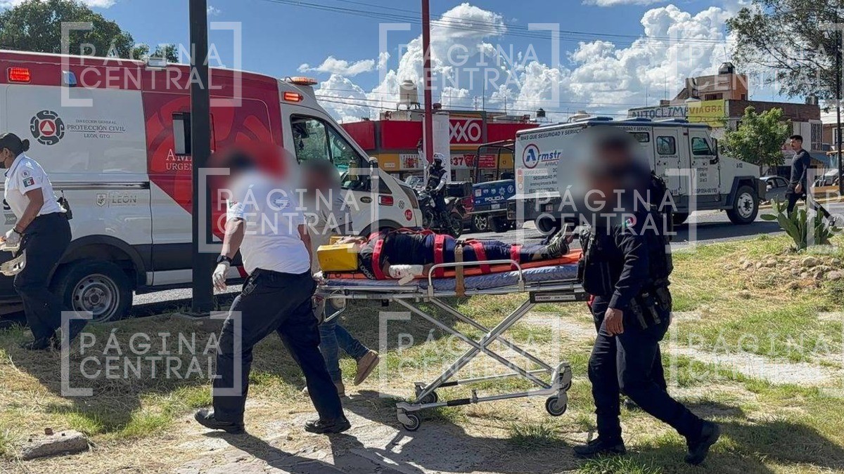 Conductor arrolla a mujer de la tercera edad y se da a la fuga en esta colonia de León