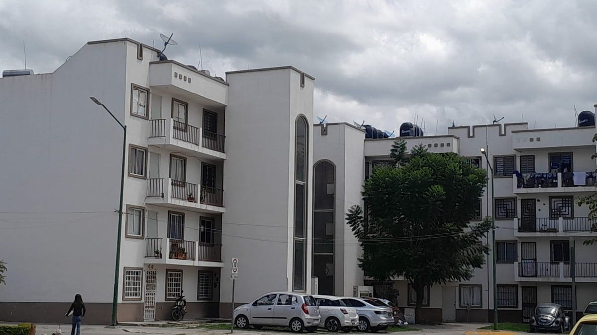 Vecinos denuncian cobro excesivo en recibos de agua; SAPAL no hace caso, dicen