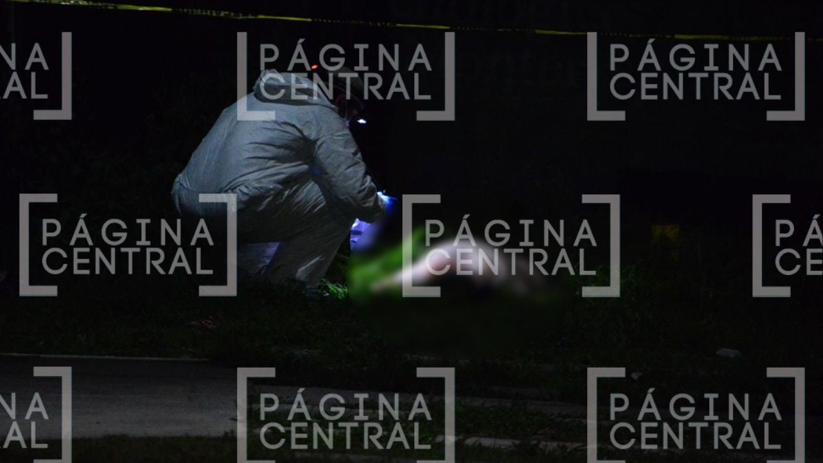 VIDEO Escapan en moto: Sicarios disparan en múltiples ocasiones y matan a hombre