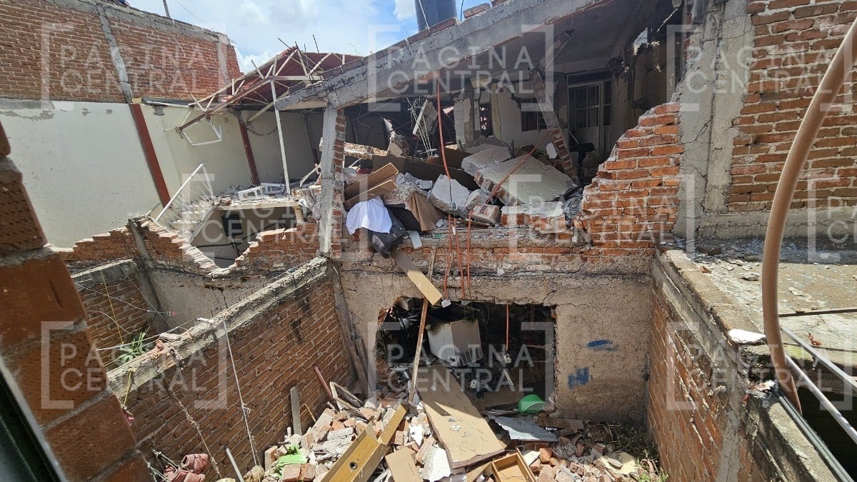 ¡Claman por ayuda! Vecinos afectados por explosión siguen con escombro y ni pueden cocinar