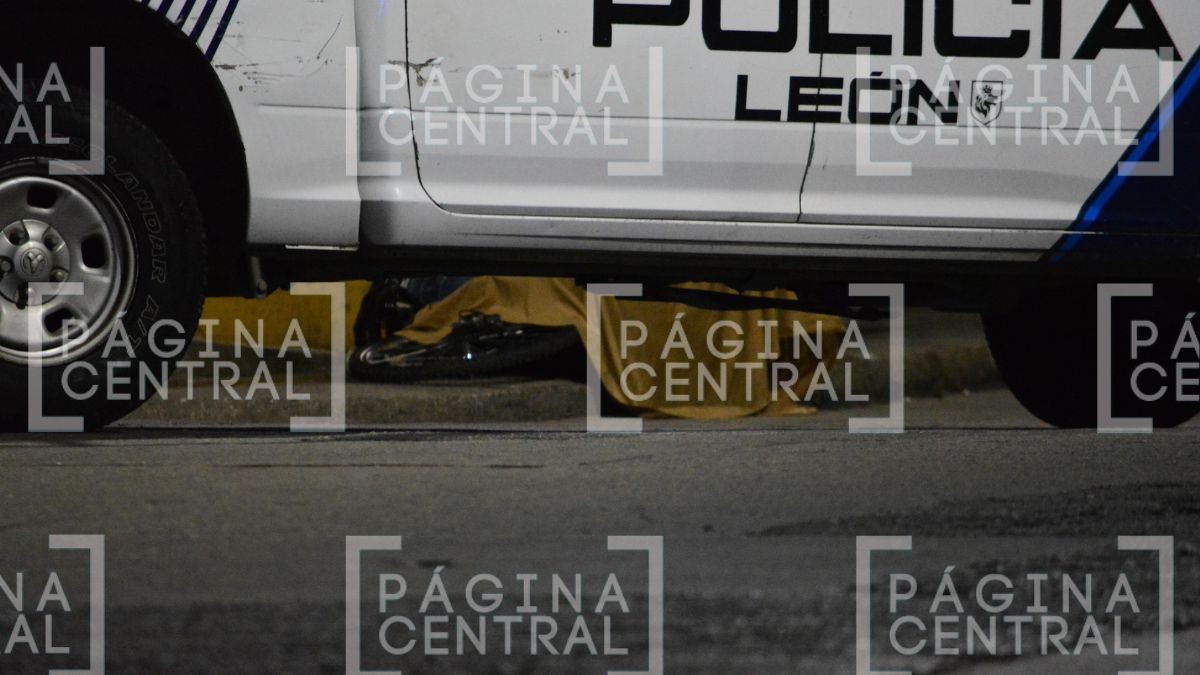 VIDEO Ataque directo: ‘El Chore’ iba en su bici cuando sicarios en moto lo matan a balazos