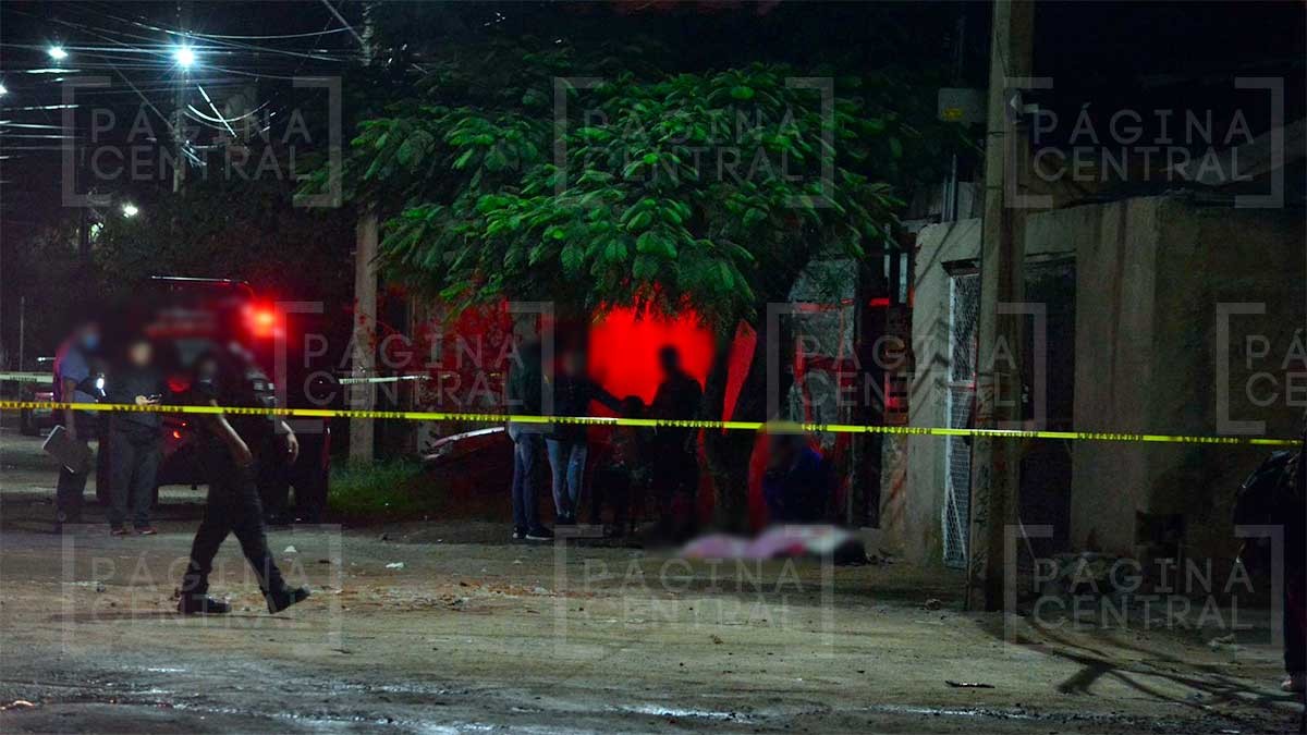 Estaba en la puerta de su casa cuando motosicarios se le acercaron y lo mataron a balazos