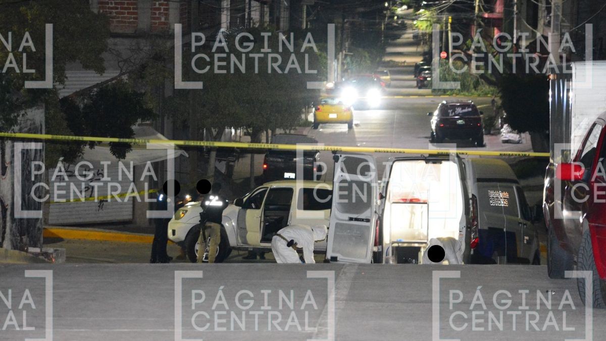 VIDEO Sonaron 10 balazos: Salen vecinos y ven a un hombre muerto a media cuadra 