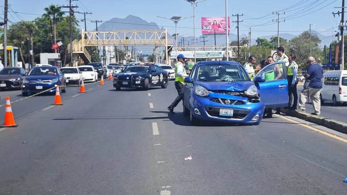 Fue arrastrada varios metros: Adulta mayor evita usar puente peatonal y muere arrollada