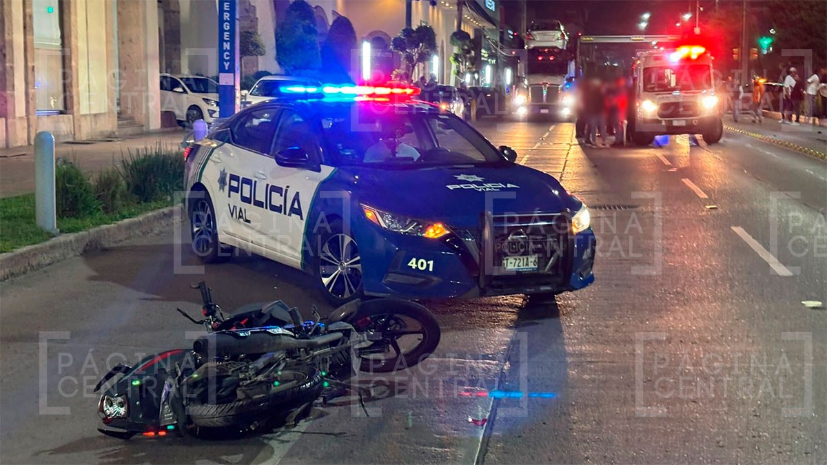 Motociclistas son atropellados por un carro; el conductor intentó huir, pero fue detenido
