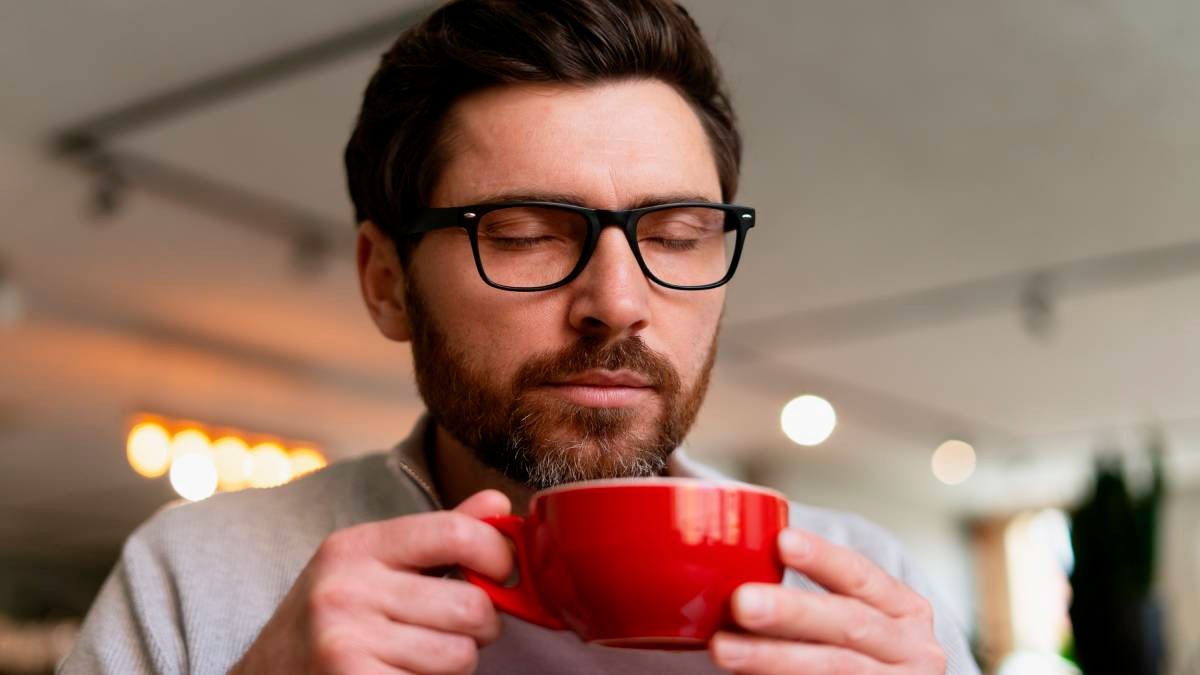 VIDEO El café no te da energía: esto es lo que hace en realidad en tu cerebro