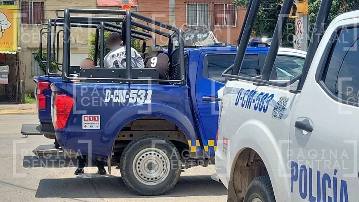 Jóvenes se pusieron nerviosos al ver pasar a la Policía y al revisarlos traían dos machetes