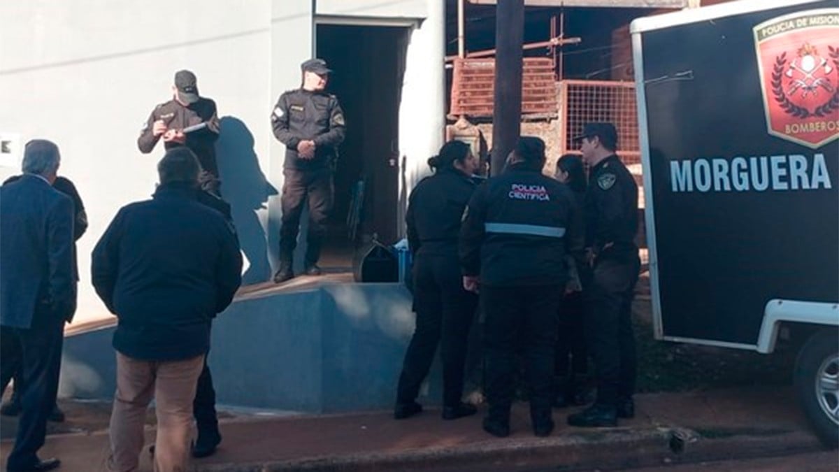 Mató a sus hijos y atacó con machete a su esposa embarazada porque ella quería dejarlo