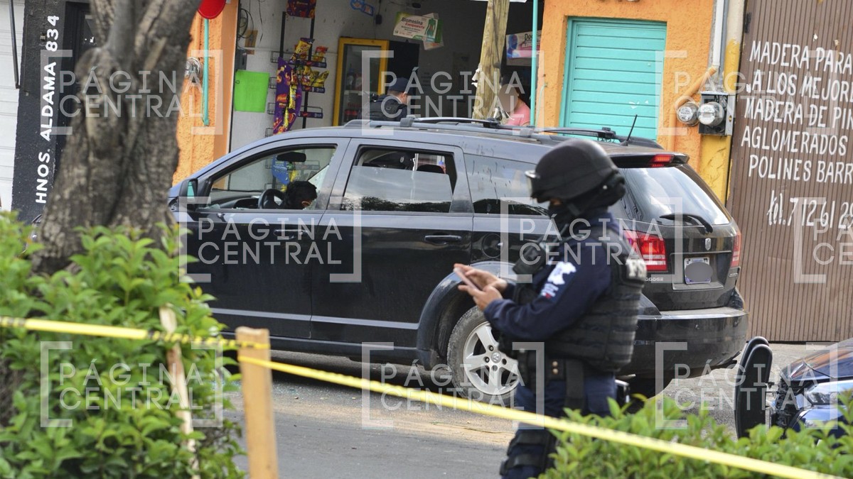 Ataque armado fuera de Prepa Oficial deja un muerto y dos heridos