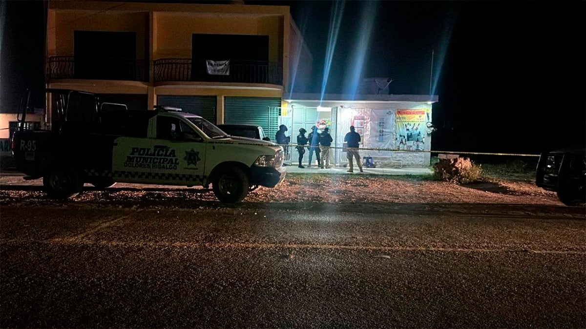 Policía municipal es atacado en su día de descanso dentro de un expendio de cerveza