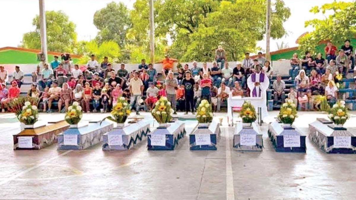 Los emboscaron: Policías iban por camino rural cuando sicarios los atacan; mueren 8