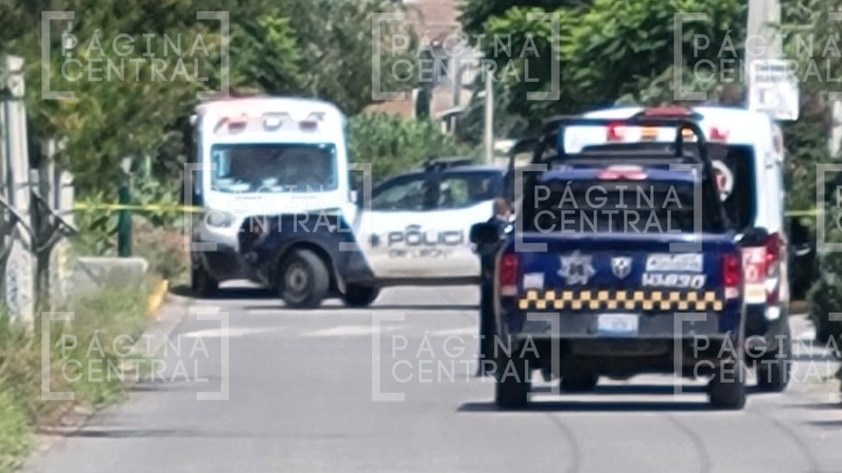 Motociclistas balearon varias veces a un hombre, su cuerpo quedó en un circuito de esta colonia