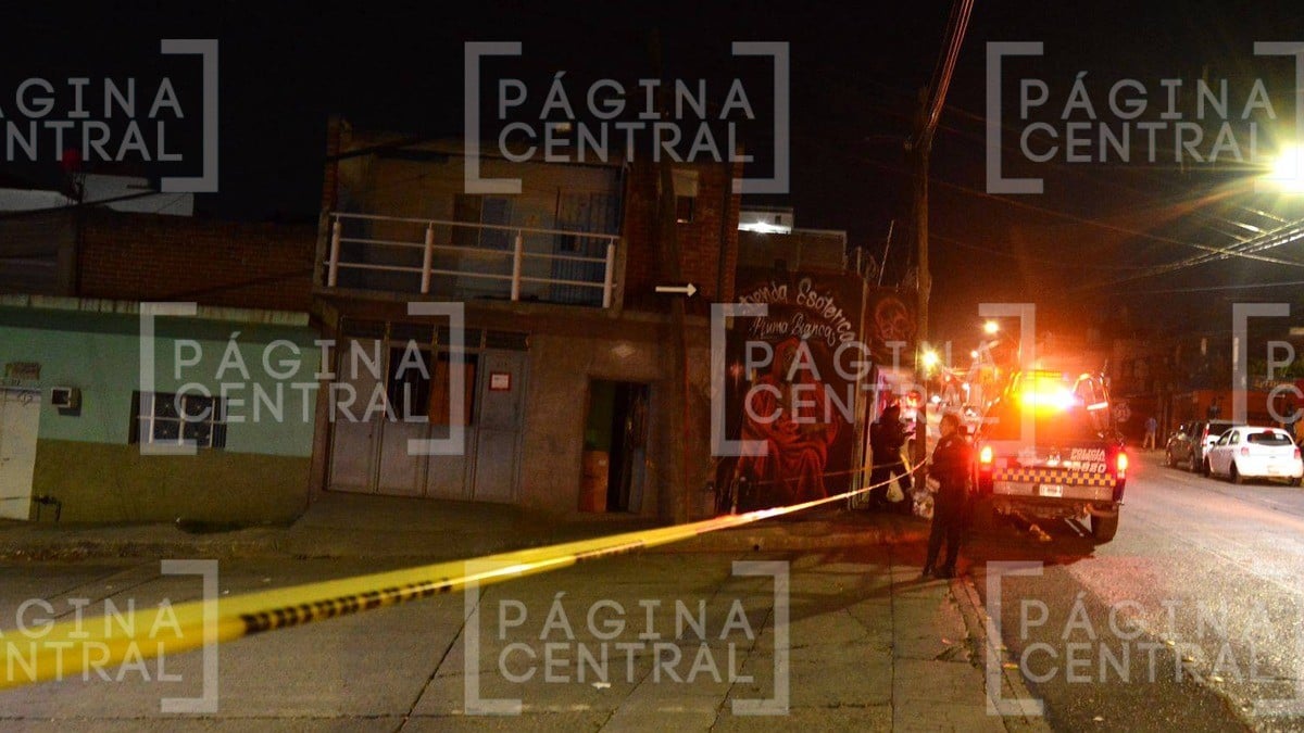 Israel caminaba por esta calle cuando fue víctima de un ataque armado; está grave