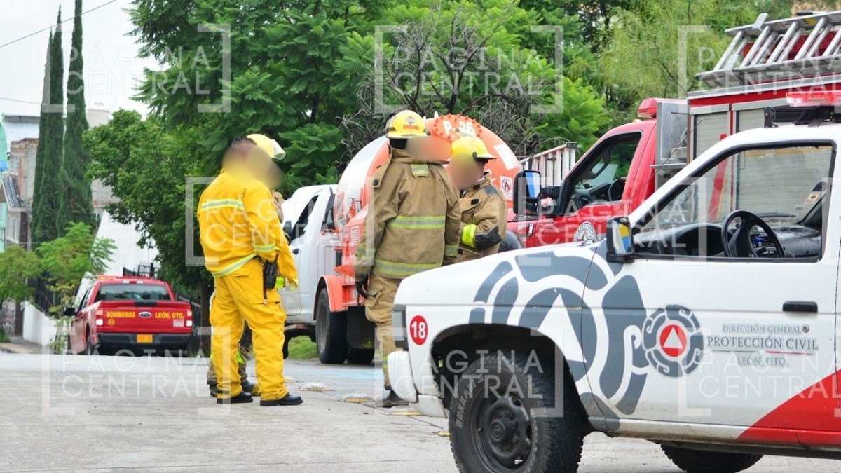 ¡Flamazo! Conductor de pipa de gas resulta herido cuando surtía a un comedor comunitario