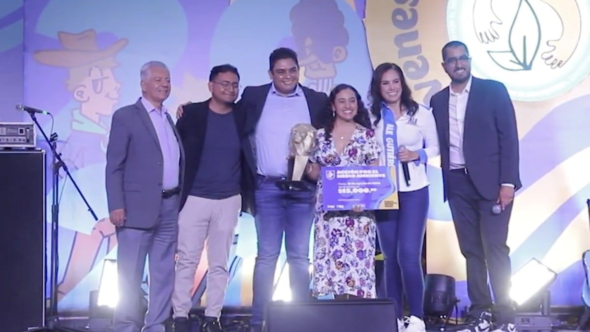 ¡Impulsa León el talento! Fortalece liderazgo con entrega de becas a jóvenes