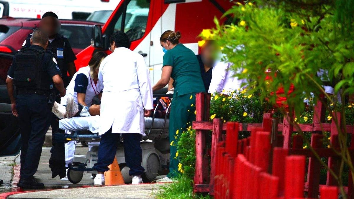 Hombres heridos llegan a pedir ayuda a la Cruz Roja tras ataque armado