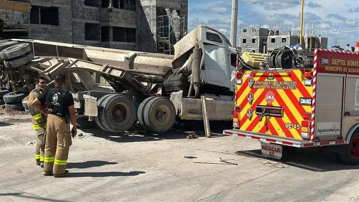 Dormía en el camarote: Niño de 2 años, que acompañaba a su papá en tráiler, muere prensado