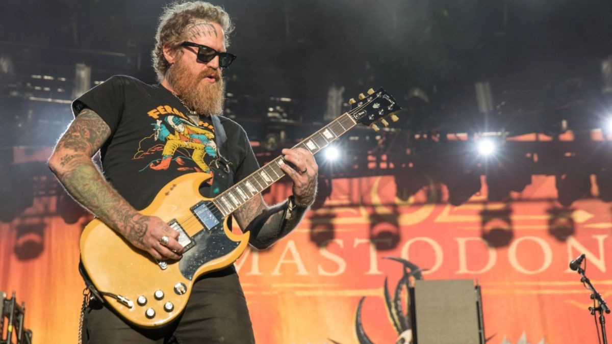 Iba en su moto: Famoso músico muere en fuerte accidente