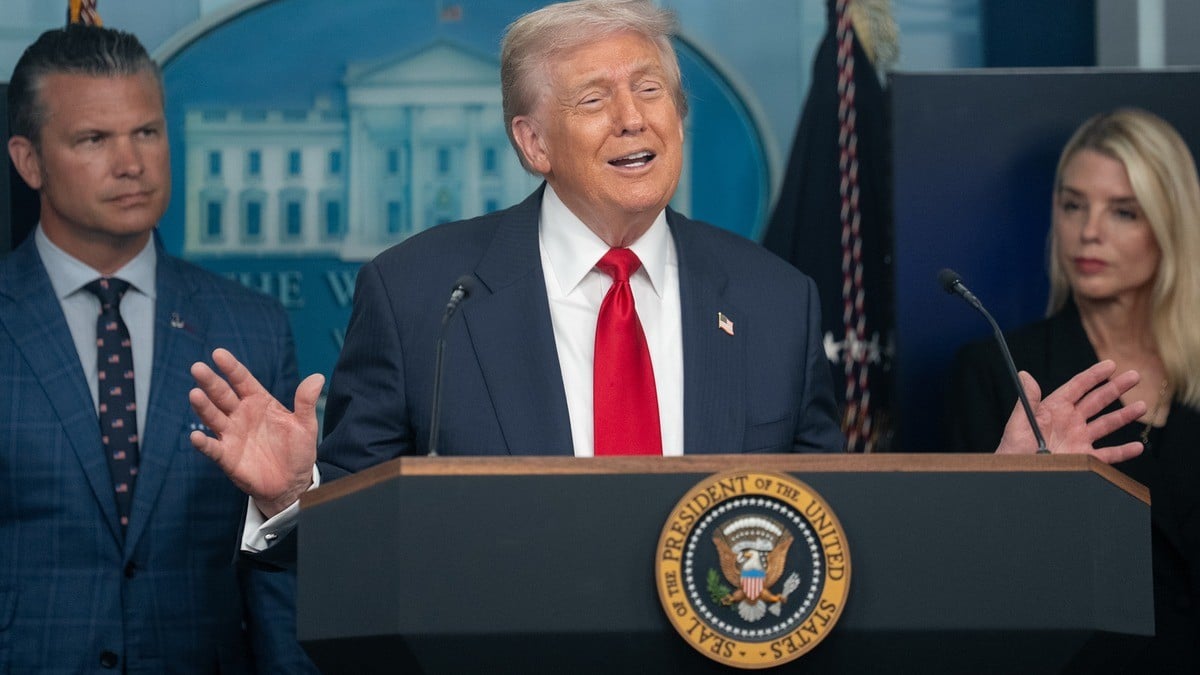 Anuncia Trump ataque de EU a barco de droga en el Caribe 