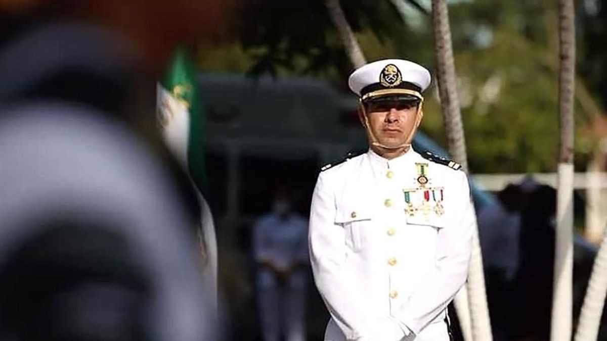 Cae Vicealmirante por huachicol fiscal