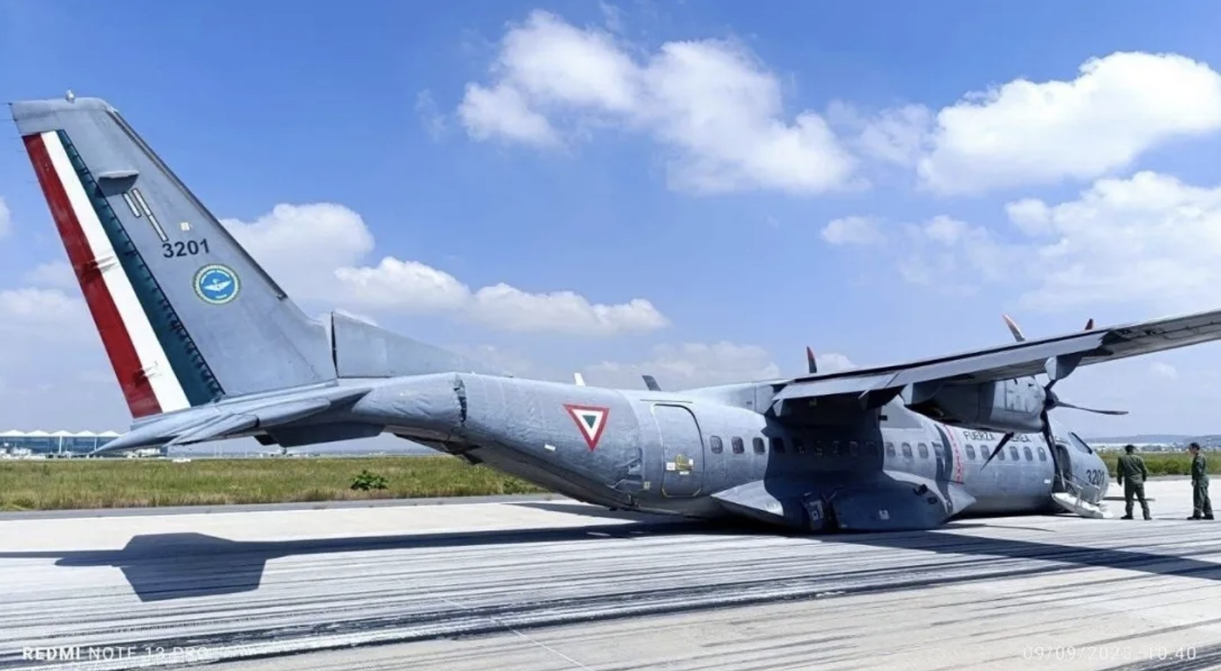 VIDEO Avión de la Fuerza Aérea Mexicana aterriza de emergencia en el AIFA; esto pasó