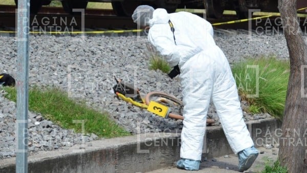 Este martes un abuelito que iba en su bicicleta no llegó a su destino, lo mató el tren