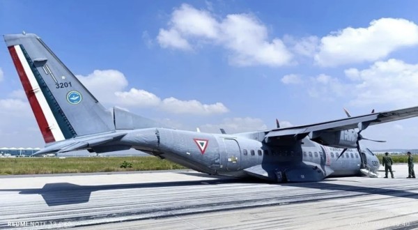 VIDEO Avión de la Fuerza Aérea Mexicana aterriza de emergencia en el AIFA; esto pasó