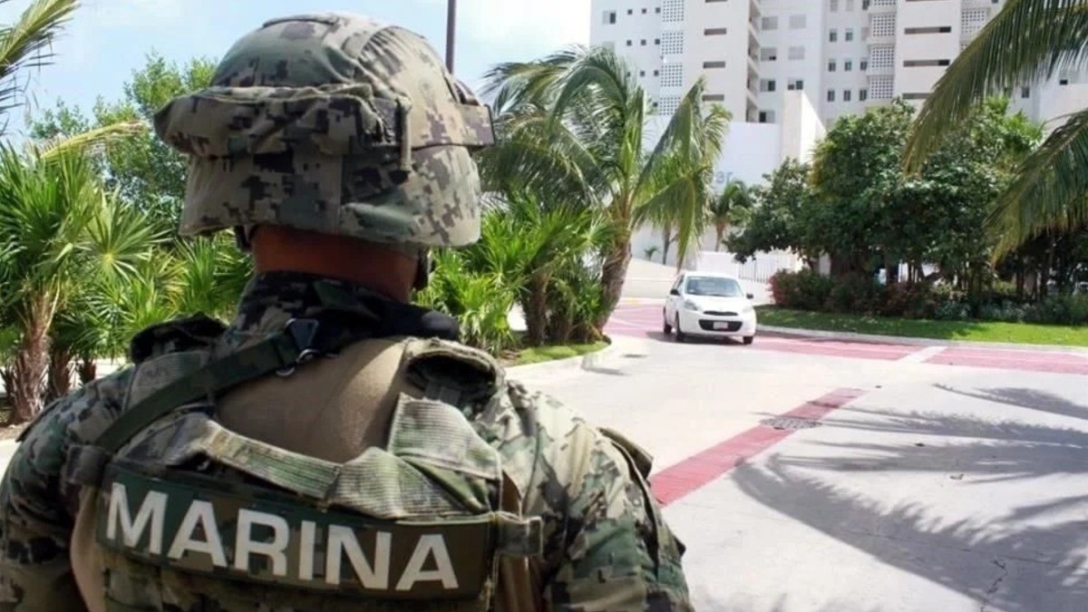 Muere ahora mando naval en práctica de tiro 