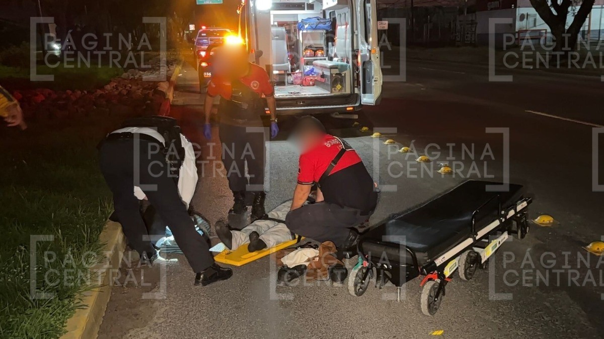 Peatón está grave tras ser arrollado al cruzar por donde no debía en bulevar Aeropuerto