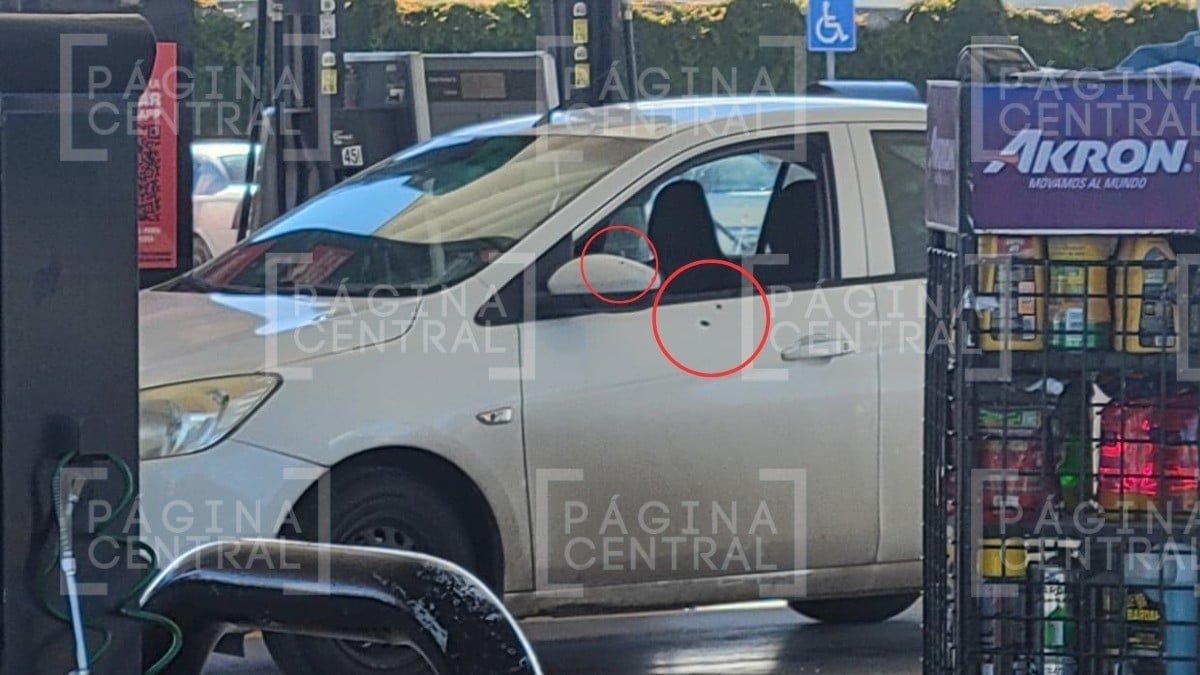 Hombre baleado condujo hasta gasolinera del Morelos y murió en su auto frente a la bomba