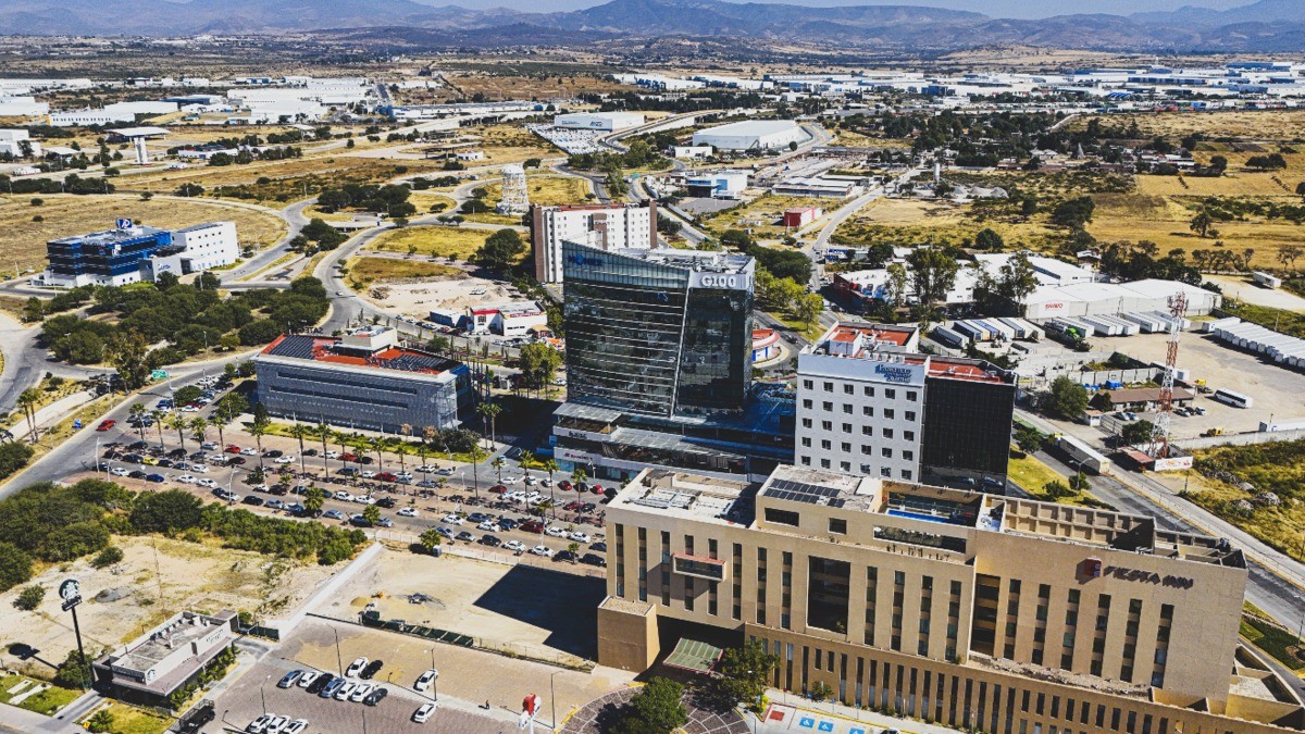 ¿Tendría tren de pasajeros una parada en el Puerto Interior? Esto se sabe