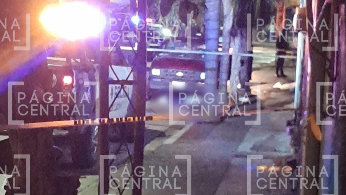 Murió en el lugar: Vecinos se alertan por disparos y ven a hombre debajo de auto