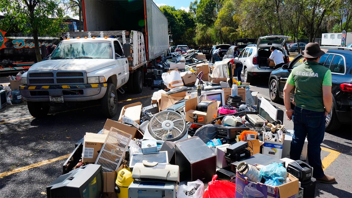Profeco alerta sobre la basura electrónica en México y da consejos para reducirla