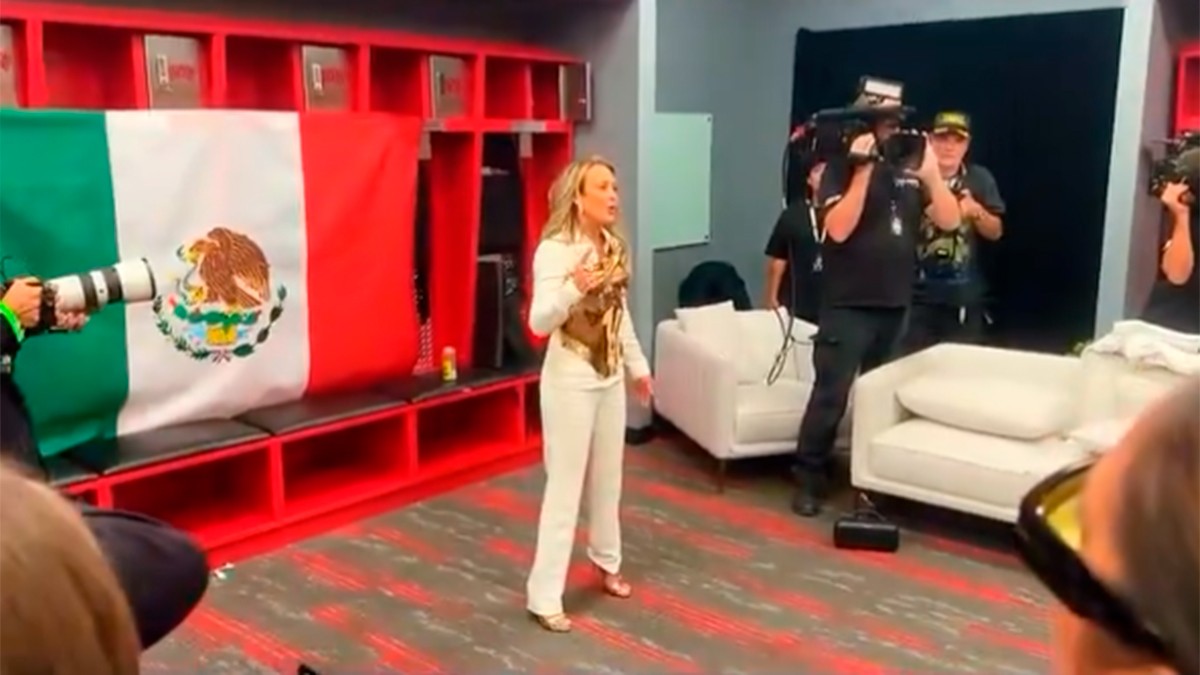 Fey iba a cantar el Himno en la pelea del Canelo, pero le cancelaron: esta fue la razón