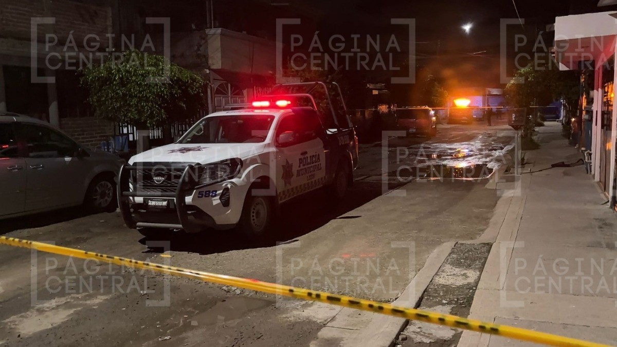Diego iba para su casa cuando dos motociclistas le dispararon y quedó tirado en la calle