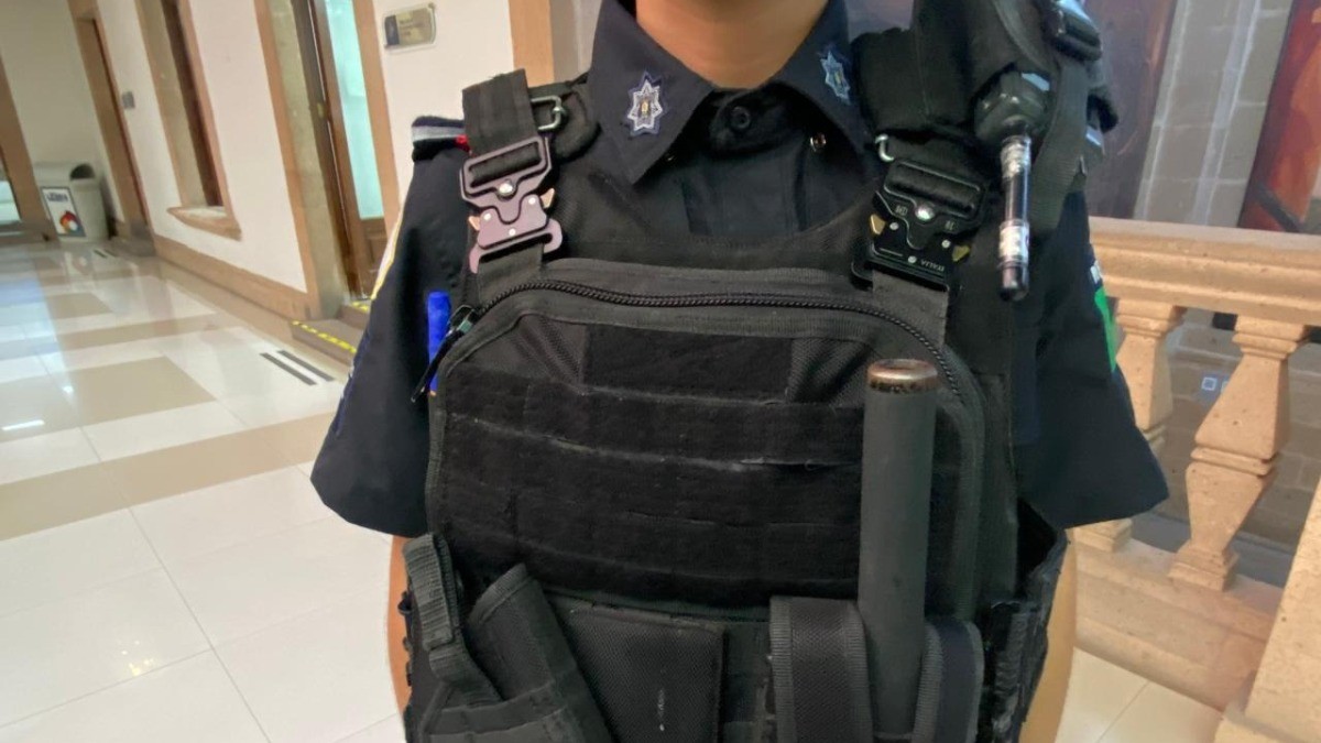 Tendrán mujeres policía equipo adecuado a sus necesidades; ¡cargan hasta 12 kilos!