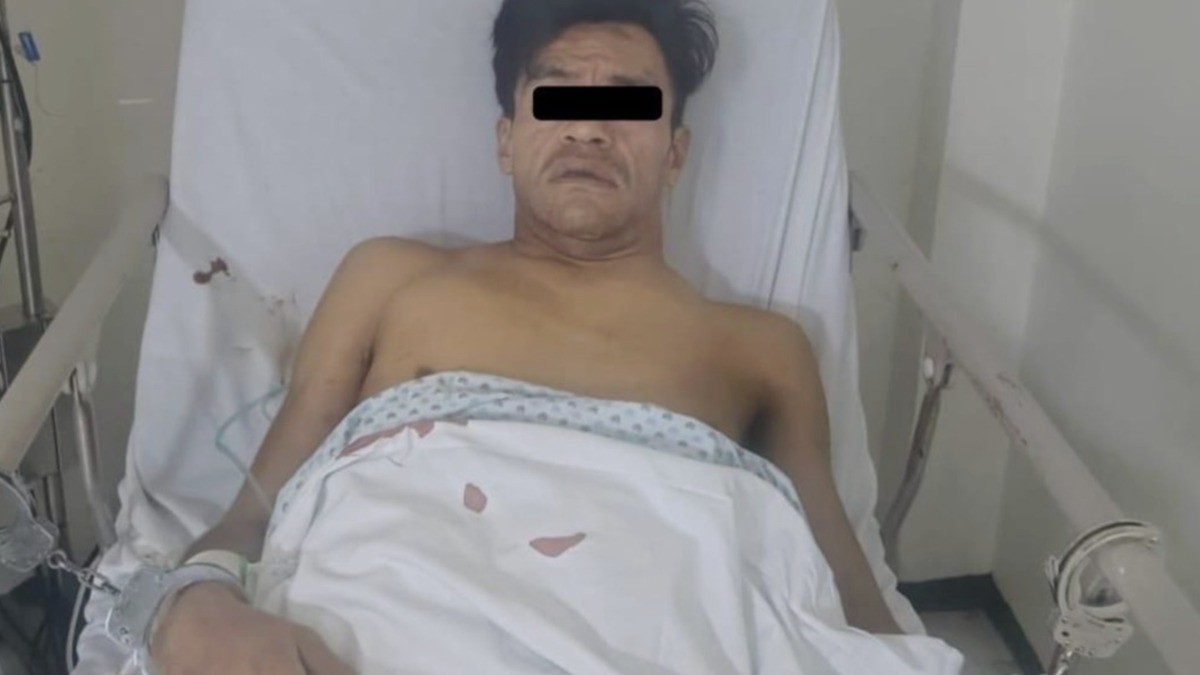 “¡Nos amagó!“ Pasajeros de autobús golpean a asaltante y termina en el hospital