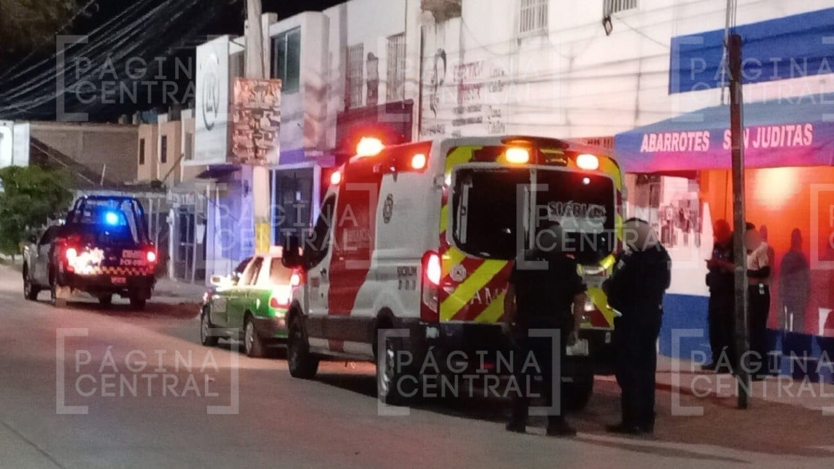 Piden ayuda para un lesionado en Villas de San Juan y al llegar ambulancia ¡la apedrean!