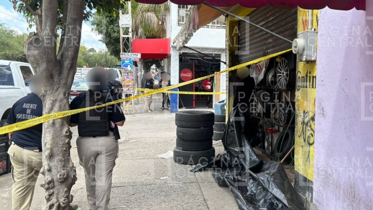 ¡Cierren todo! Peritos de la FGE llegan a vulcanizadora, acordonan y realizan cateo